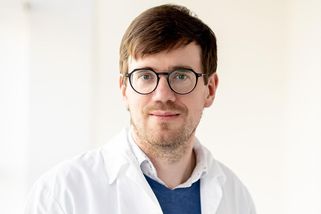 Velké množství nakažených žloutenkou A potřebuje intenzivní péči, říká infektolog - Novinky