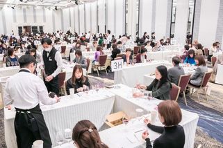 Česká vína získala v Japonsku hned několik ocenění. Podávají je tam k sushi i k dalším specialitám - Novinky
