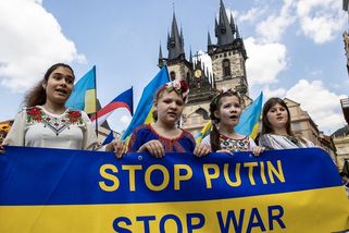 Přestat pomáhat Ukrajině, obětovat ji, může spustit obrovský příliv migrantů do Česka - Médium.cz