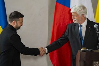 Zelenskyj informoval, že mluvil s Pavlem. Mimo jiné o české podpoře Ukrajině - Novinky