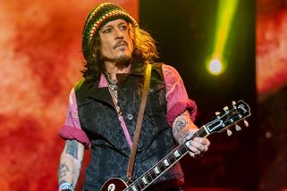 Do Česka přijede Johnny Depp, znovu vystoupí se svou rockovou kapelou - Seznam Zprávy