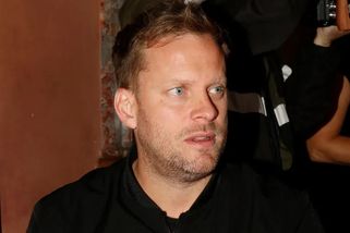 Tohle Prachař nečekal: Po útoku v letadle může přijít nejen o Dubaj, ale i o kariéru v televizi - Médium.cz