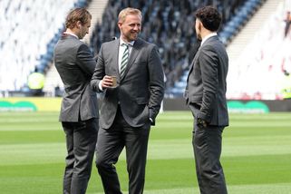 Brankář Schmeichel ukončil kvůli zranění ramena kariéru - Sport.cz