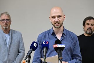Veřejná služba se rozpadá, varoval šéf stávkujících odborářů. Babiše vyzval ke zrušení změn