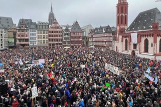 Desítky tisíc lidí vyšly v Německu do ulic protestovat proti AfD - Novinky
