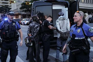 Jako rozbuška. Místní odmítají Trumpovo „osvobození“ Los Angeles - Novinky