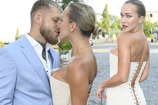 Nela Slováková středem pozornosti. Rozšněrovaný zadek i něžnosti s partnerem