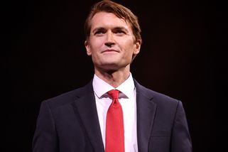 Studoval fyziku a vytvořil dark web s drogami. Ross Ulbricht měl 144 000 bitcoinů a dostal doživotí - Médium.cz