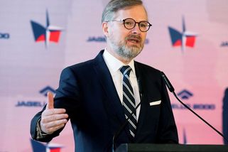 Petr Fiala se ohradil proti zneužití jeho fotky s Berndem Posseltem - Médium.cz