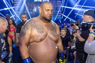 Stačila jedna facka a 260kilový Diego Kotlár si ustlal. Teď se vymlouvá a žádá zrušení výsledku