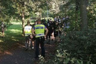 Neonacisté napadli páteční demonstraci ve Frýdku-Místku. Jeden účastník skončil s těžkým ublížením na zdraví