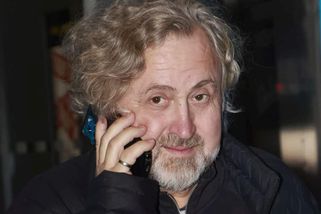 Klempíř je natolik hloupý, že se nechal zatáhnout do vlády, řekl Jan Hřebejk. Skupinu J.A.R. už nemůže ani slyšet