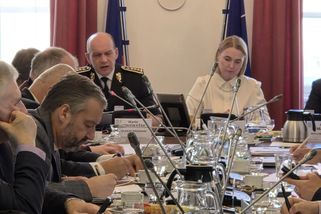 Nebezpečné a nekompetentní! Nápad Babiše prodat Explosii strhala Černochová
