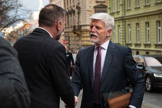 Pavel přijel na návštěvu do Plzeňského kraje. V Prazdroji si vyzkoušel pivovarskou motorku - Novinky