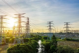 Energetický regulační úřad zavádí nové tarify. Řada domácností díky nim v budoucnu ušetří za elektřinu