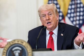 „To neměl dělat.“ Trump se ohradil proti Obamovu tvrzení o mimozemšťanech - Seznam Zprávy