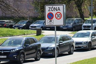 Dodržování zákazu nočního parkování dodávek už kontrolují jihlavští strážníci - Novinky