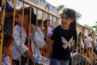 Trump vyrazil tvrdě proti migraci. Soud mu ale zatrhl kontroverzní krok - Seznam Zprávy