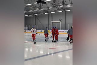 Švédská ostuda, Češi kvůli obří díře v ledu zrušili trénink. Neakceptovatelné, čílí se Hnilička - Sport.cz