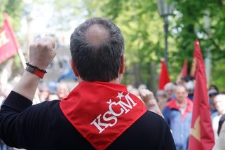 Kvůli zákazu propagace komunismu KSČM nezmění rétoriku. ‚Jsme komunisté, jsme na to hrdí,‘ říká Roun