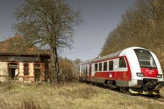 railtarget.cz/technologie-a-infrastruktura/od-tajemstvi-z-valky-az-po-naprosty-zmar-takhle-hniji-zpustle-ruiny-na-slovensku-12216.html