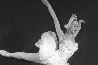 Obrazem: Primabalerína Národního divadla Olga Skálová slaví 95 let - Seznam Zprávy