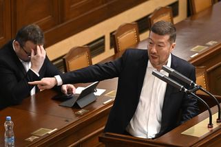 Poslanci si u korespondenční volby omezili dobu řečnění - Novinky