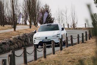 Test: Volvo ES90 kombinuje hned několik aut v jednom