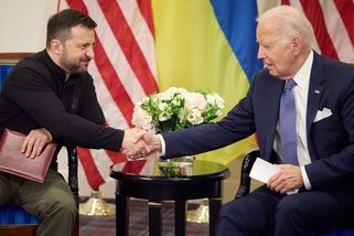 Zelenskyj a Biden podepsali bezpečnostní dohodu, G7 přidá biliony - Novinky