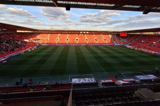 Slavia míří za titulem, krušné časy v Ostravě - Médium.cz