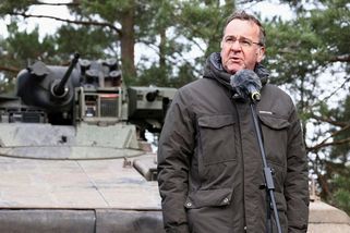 Branná povinnost a příděly. Německo dokončilo plán na případnou válku s Ruskem - Novinky