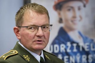 Mladí utíkají od techniky. Evropa se podle generála Šnajdárka střílí do vlastní nohy