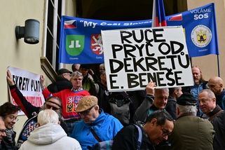 Dříve to byl sabotér, americký agent a šejdíř. Teď...