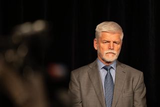 Prezident Pavel volá po euru. "Opusťme sentiment ke koruně, bude-li bránit rozvoji"