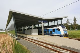 Vlakem do Mošnova každé dvě hodiny. Ostravské letiště bude přes léto dostupnější - Zdopravy.cz