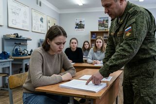 Rusko posílá do války studentky. Dobrovolníků ubývá, zoufalství roste