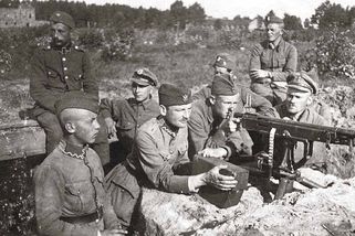 Zázrak na Visle 1920: U bran Varšavy se rozpadl sen o rudé Evropě. Porážce bolševiků pomohl i Stalin - Médium.cz