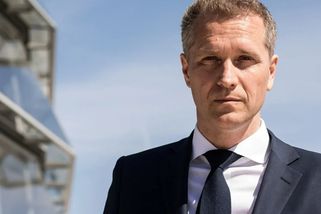Bystroň z AfD žaluje Milion chvilek. Za tvrzení o ruských penězích žádá milion korun - Echo24.cz