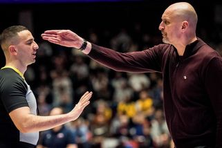 Říkal jsem rozhodčím, že se nepíská rovina, soptil český kouč po bolestivé porážce se Slovinskem - Sport.cz