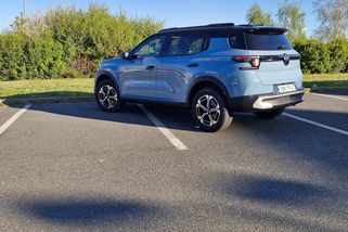 Test Citroën C3 Aircross Hybrid 145 (2026) – Mini autobus pro sedm