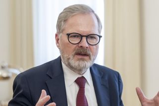 Ostrý vzkaz Fialy Babišovi na dovolenou: Macinka se utrhl ze řetězu, věci se nevyvíjejí dobře