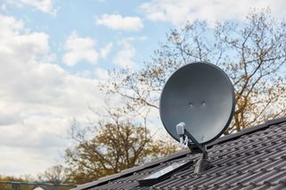 Češi za placenou televizi utratí přes 1,3 miliardy měsíčně. Přitom ji můžou mít úplně zdarma