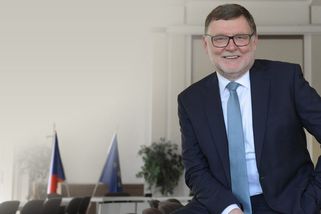 Slíbené miliardy bude potřeba hledat jinde. Nad Stanjurovým přílepkem zůstává rozum stát