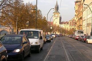 Zákaz vjezdu do centra Prahy o prázdninách: Kritici mluví o šílenosti a chaosu