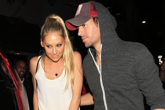 Staré video rozvířilo nové spekulace. Rozešli se Enrique Iglesias a Anna Kurnikovová?