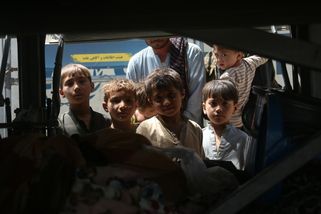 Prodávají děti, aby přežili. Hlad nutí Afghánce k zoufalým krokům - Seznam Zprávy