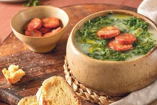 Recept na tradiční portugalskou kapustovou polévku caldo verde - Novinky