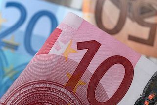 Firmy chtějí euro, ale vláda nepospíchá - Novinky