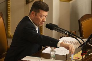 Okamura nezískal všechny hlasy nové koalice. Volilo ho 107 poslanců - Novinky