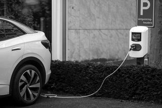 Německo upozorňuje na nevyužitý potenciál elektromobilů pro řízení elektrizační soustavy